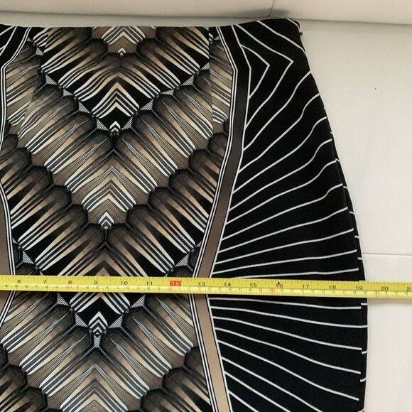 Worthington Geometric Black Brown Chevron Pencil Skirt Zip Lined Size 8 - Picture 5 of 8